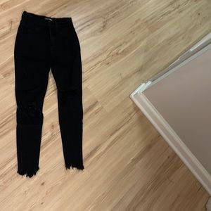 Fashion Nova black skinny Jean!